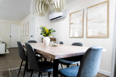 Newly Renovated Home Near Shops, M1, National Forest & Koalas! - Accommodation Kalgoorlie 1