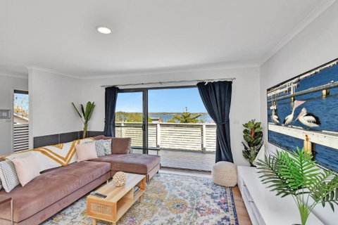 New Property Seabreeze Bungalow - Lakeview Sunset Delight At Sunshine On Lake Macquarie - Accommodation Kalgoorlie 2