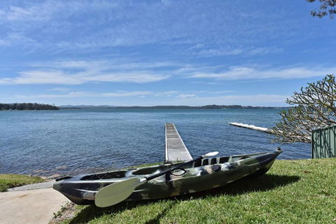 New Property Silverwater Serenity Shores Absolute Waterfront On The Lake - Accommodation Kalgoorlie 1