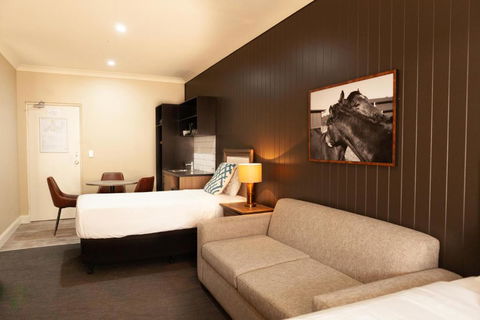Nightcap At Archer Hotel - Accommodation Kalgoorlie 2