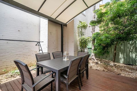 Newtown Nest - Chic Terrace Living Off King Street - Accommodation Kalgoorlie 2
