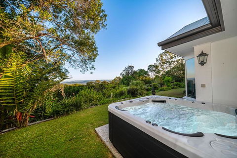 Ninderry Manor-Spectacular Hinterland Retreat - Accommodation Kalgoorlie 0