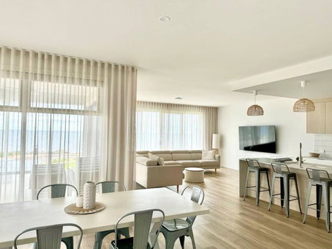 North Beach Hamptons - Accommodation Kalgoorlie 0
