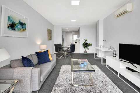North Sydney Large Two Bedroom MIL2252402 - Accommodation Kalgoorlie 0