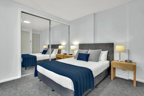 North Sydney Large Two Bedroom MIL2252402 - Accommodation Kalgoorlie 2
