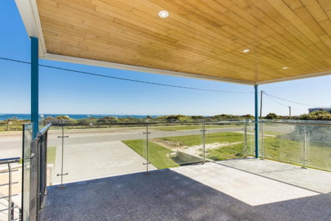 Oceans Waves - Luxury Apartment With Ocean Views - Accommodation Kalgoorlie 2