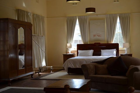 Old Parkes Convent - Accommodation Kalgoorlie 1