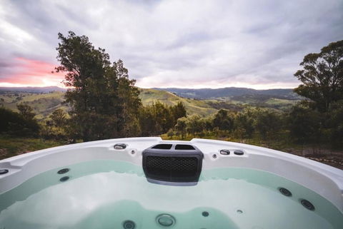 Olive Hill Spa, Views & Home Cinema - Accommodation Kalgoorlie 1