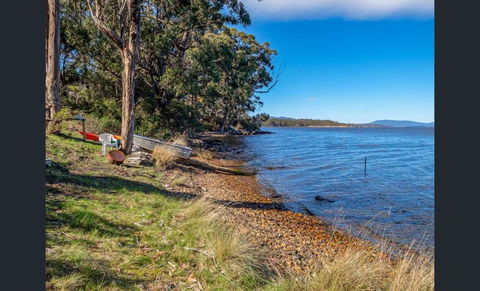 On The Huon River - Accommodation Kalgoorlie 1