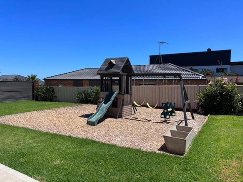 Oriana Grande- 5 Bdrm Sleeps 14 Beach View Wifi - Accommodation Kalgoorlie 2