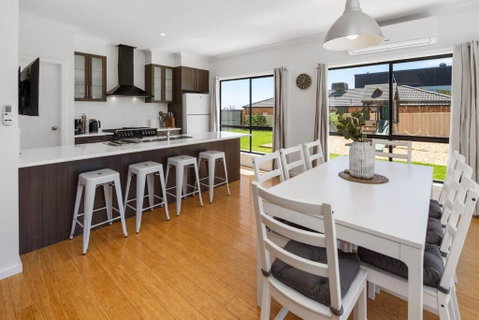 Oriana Grande- 5 Bdrm Sleeps 14 Beach View Wifi - Accommodation Kalgoorlie 3