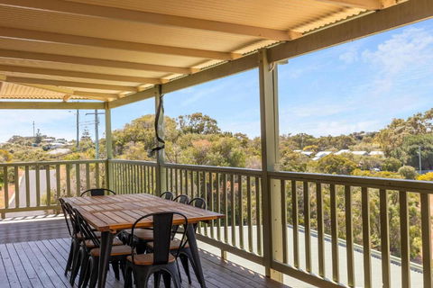Panoramic Scenic Views Of Preston Beach - Delightful Family Holiday Home - Accommodation Kalgoorlie 0