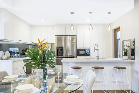 Park Avenue Townhouse Retreat Brisbane Sleeps 10 - Accommodation Kalgoorlie 1