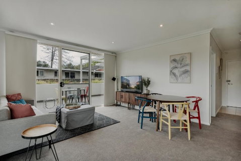 Peaceful 1-Bed Apartment Close To Lonsdale St - Accommodation Kalgoorlie 0