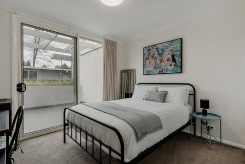 Peaceful 1-Bed Apartment Close To Lonsdale St - Accommodation Kalgoorlie 2