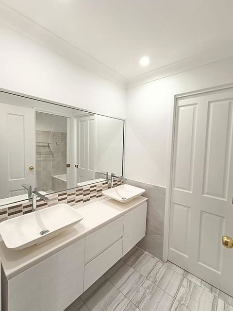 Peaceful Room In Modern Baulkham Hills Home - BH3 - Accommodation Kalgoorlie 3