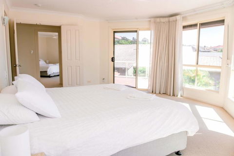 Peaceful Waterfront Home - Accommodation Kalgoorlie 3