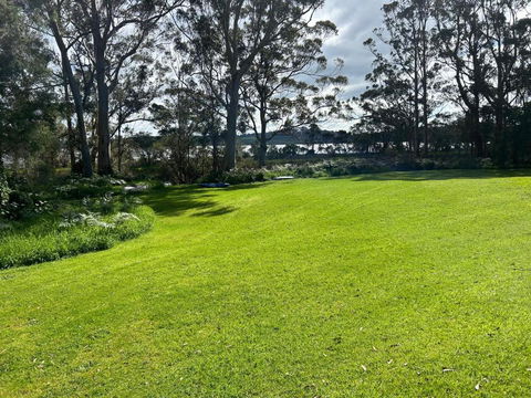 Peacock - Accommodation Kalgoorlie 0