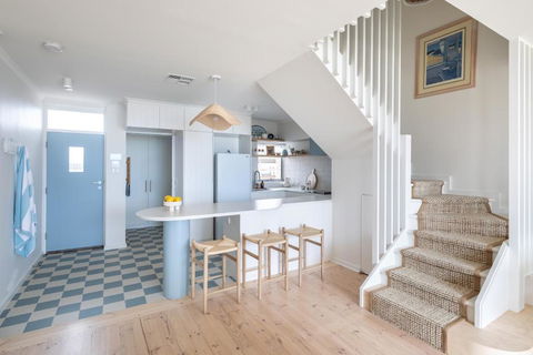 Pearl, Designer Beachfront Retreat, Semaphore Park - Accommodation Kalgoorlie 1