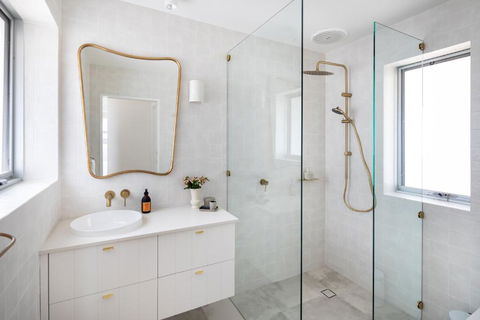 Pearl, Designer Beachfront Retreat, Semaphore Park - Accommodation Kalgoorlie 2