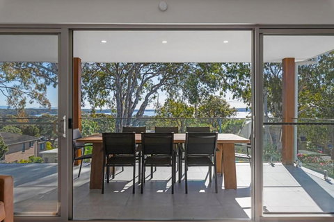 Perfect Beachhouse Lakes Surf At Your Feet - Accommodation Kalgoorlie 0