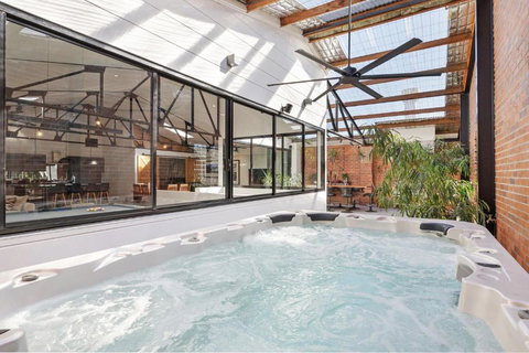 Platinum Precinct - The Penthouse - Accommodation Kalgoorlie 0