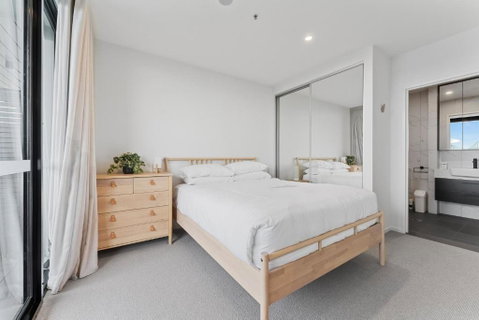 Perfect Location 1-Bed With Balcony, BBQ & Parking - Accommodation Kalgoorlie 2