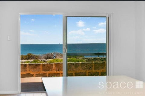 Perfect Oceanfront Cottesloe Apartment - Accommodation Kalgoorlie 2