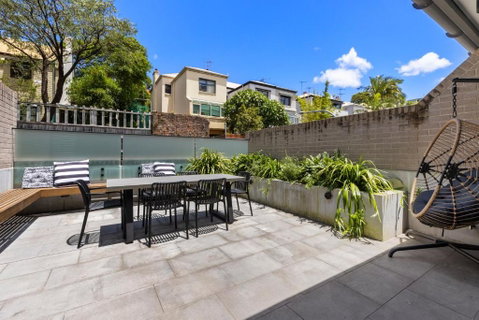 Perfect Vacation Home W Terrace & Private Garage - Accommodation Kalgoorlie 1