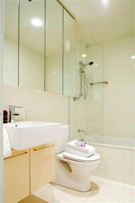 Perfectly Located Crows Nest Apartment C404 - Accommodation Kalgoorlie 2