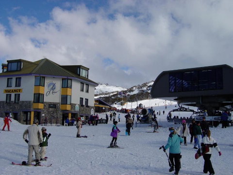 Perisher Manor Hotel - Accommodation Kalgoorlie 2