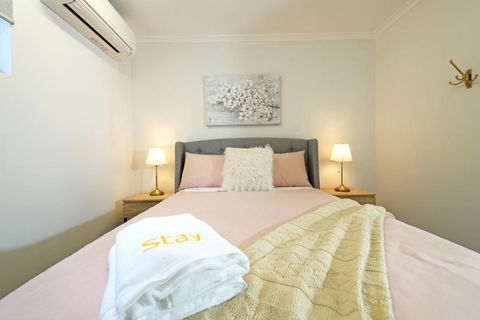 Pet Friendly Well-appointed 3BM Retreat Parking Netflix - Accommodation Kalgoorlie 1