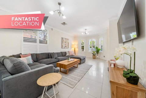 Petal And Bloom - 3BR Family CBD - Accommodation Kalgoorlie 0