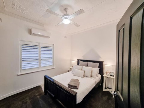 Peters Rest Central Wagga - Accommodation Kalgoorlie 0