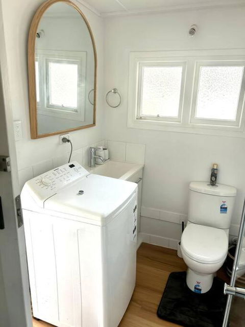 Pine Cottage - Accommodation Kalgoorlie 2
