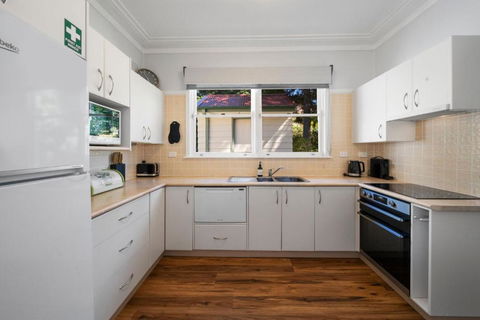 Pine Lodge - Accommodation Kalgoorlie 2