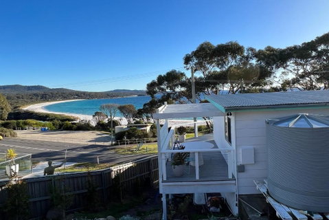 PIPI SHACK - Iconic Waterfront Shack Binalong Bay - Accommodation Kalgoorlie 0