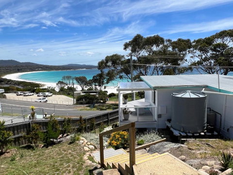 PIPI SHACK - Iconic Waterfront Shack Binalong Bay - Accommodation Kalgoorlie 1