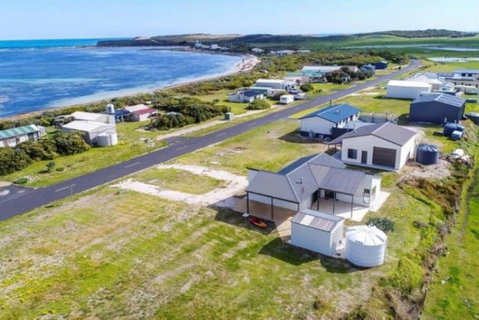Plovers Rest At Cape Douglas - Accommodation Kalgoorlie 0