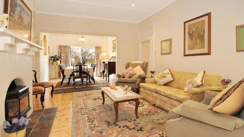 Plum Tree Cottage - Accommodation Kalgoorlie 1