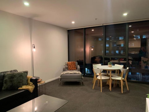 Plush @ Benjamin Way Belconnen - Accommodation Kalgoorlie 2