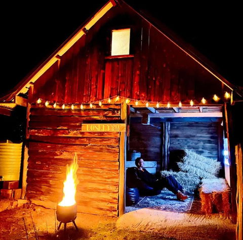 Poets Ode Featuring The Donkey Shed Theatre - Accommodation Kalgoorlie 2
