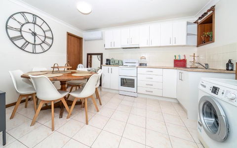 Point Clare - Relax And Unwind - Greenery & Birdsongs - Accommodation Kalgoorlie 3