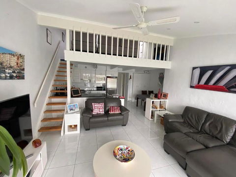 Port Lincoln Marina Waterfront Apartment - Accommodation Kalgoorlie 0