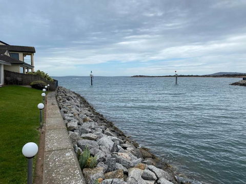 Port Lincoln Marina Waterfront Apartment - Accommodation Kalgoorlie 1
