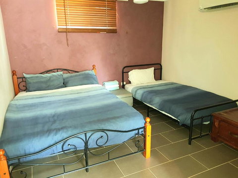 Quiet 2 Bedroom Farm House - Accommodation Kalgoorlie 2