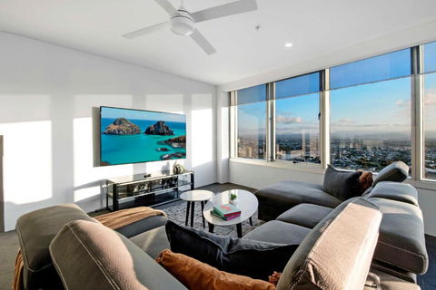 Q Tower Apartments In Surfers Paradise - From Level 3 - Self Contained & Privately Managed - Wow Stay - Accommodation Kalgoorlie 2