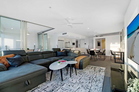 Q Tower Apartments In Surfers Paradise - From Level 3 - Self Contained & Privately Managed - Wow Stay - Accommodation Kalgoorlie 3