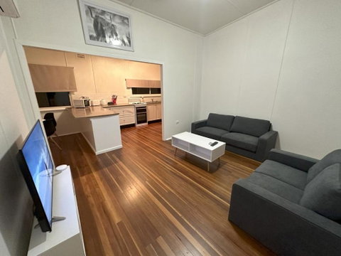 Private 1 Bedroom Apartment With Fenced Yard - Accommodation Kalgoorlie 0