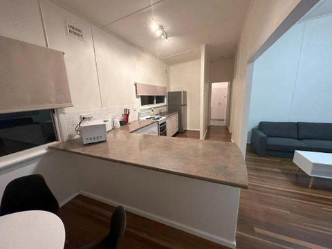 Private 1 Bedroom Apartment With Fenced Yard - Accommodation Kalgoorlie 2
